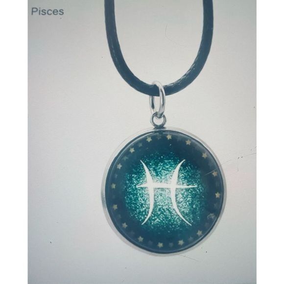 Pisces GREEN GLOW IN THE DARK ZODIAC STAR SIGN HOROSCOPE NECKLACE - Picture 1 of 13